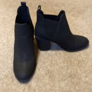 H&M Women's Black Ankle Bootie Size 6